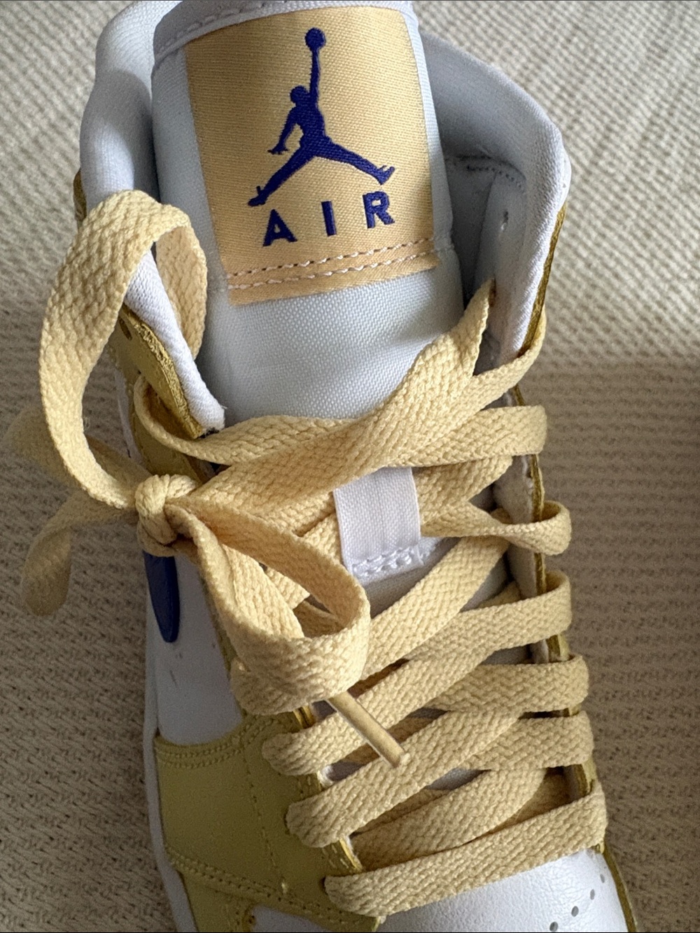 Nike AIR JORDANS Low-Top Sneakers in Yellow, White and Blue - Picture 3 of 4